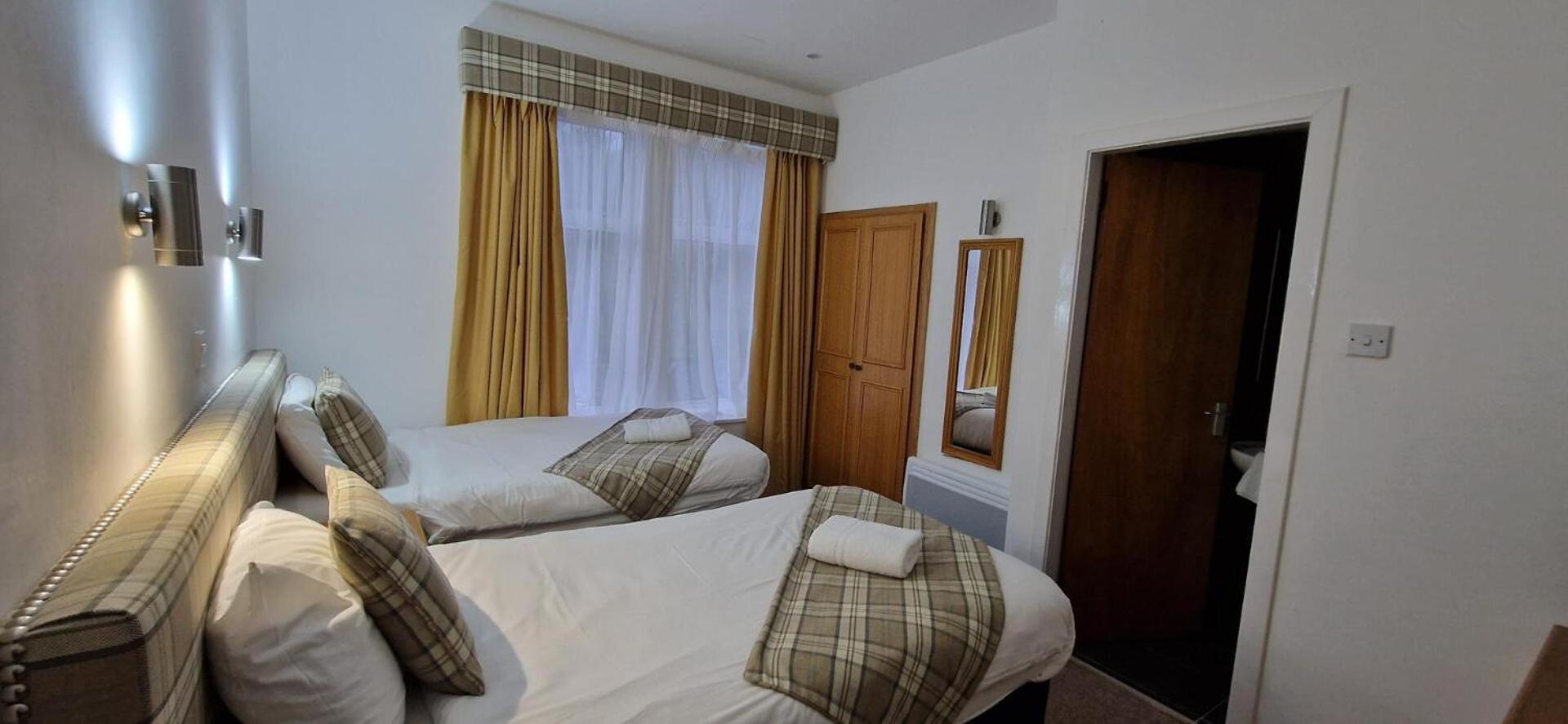 Loch Long Hotel Arrochar Extérieur photo