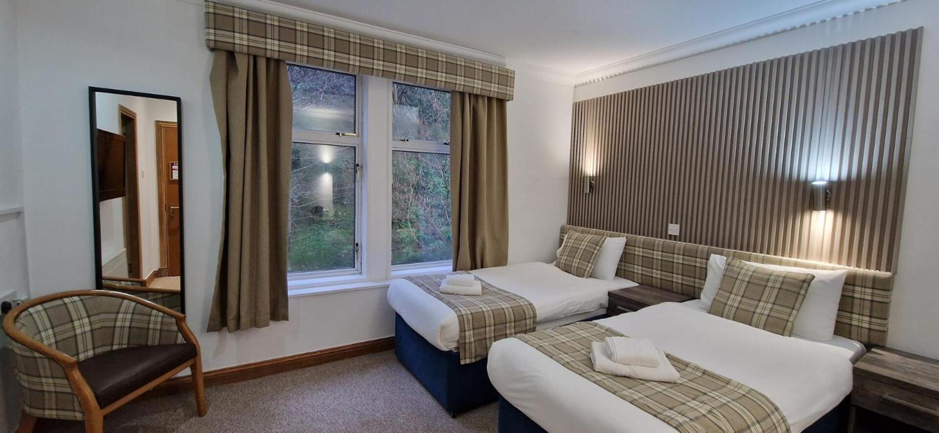 Loch Long Hotel Arrochar Extérieur photo
